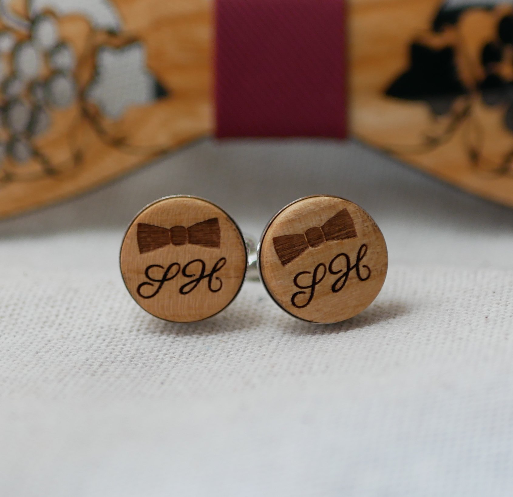 Gemelli da polso in argento platinico 16 mm in legno inciso 