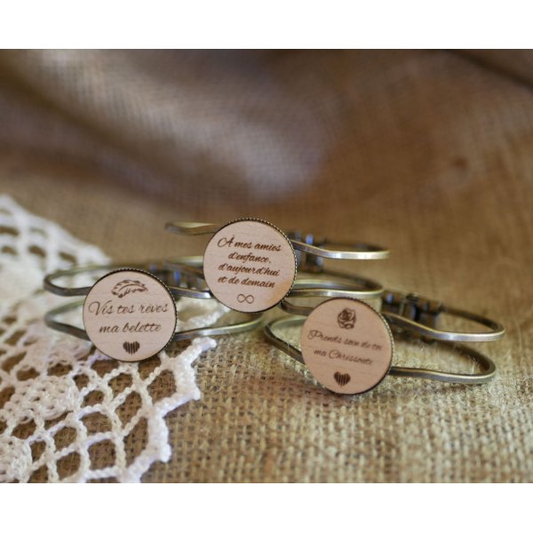 Bracciale in ottone e legno con cabochon personalizzabile 