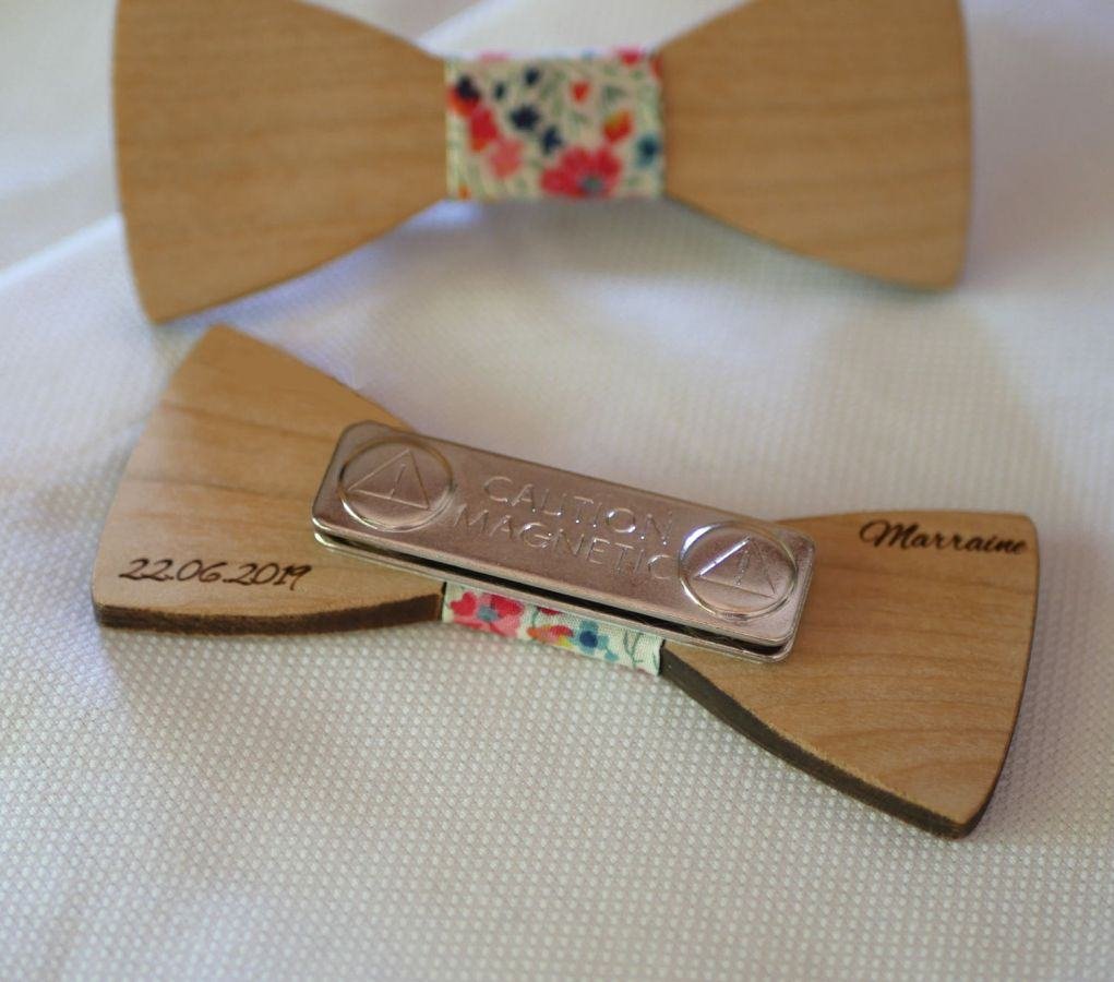 Mini spilla papillon in legno da personalizzare