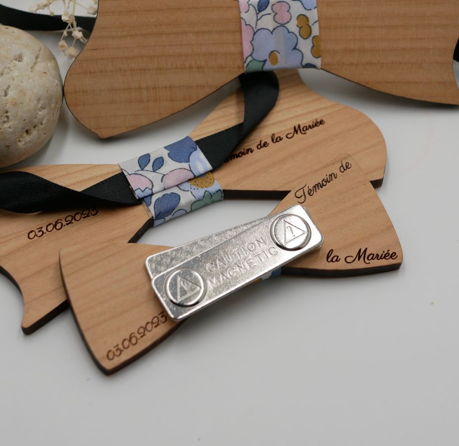 Mini spilla papillon in legno da personalizzare