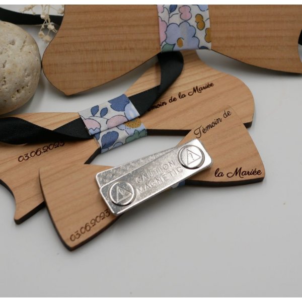 Mini spilla papillon in legno da personalizzare