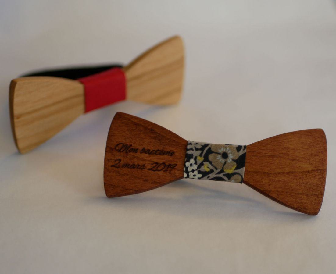 Mini spilla papillon in legno da personalizzare