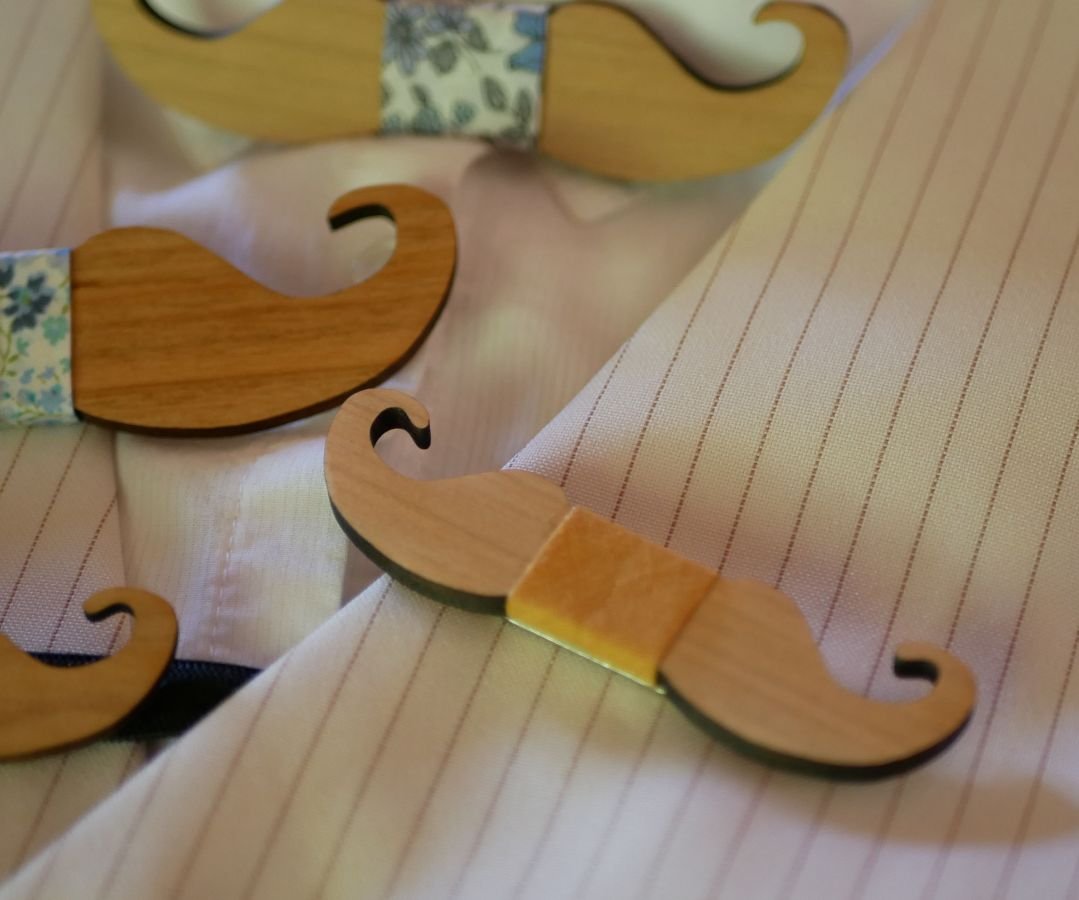 Mini spilla papillon in legno da personalizzare