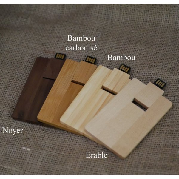 Scheda in legno di noce con chiave USB da 32 GB da personalizzare con incisione