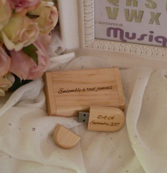 Chiavetta USB 3.0 da 32 GB con custodia personalizzata in legno d'acero chiaro