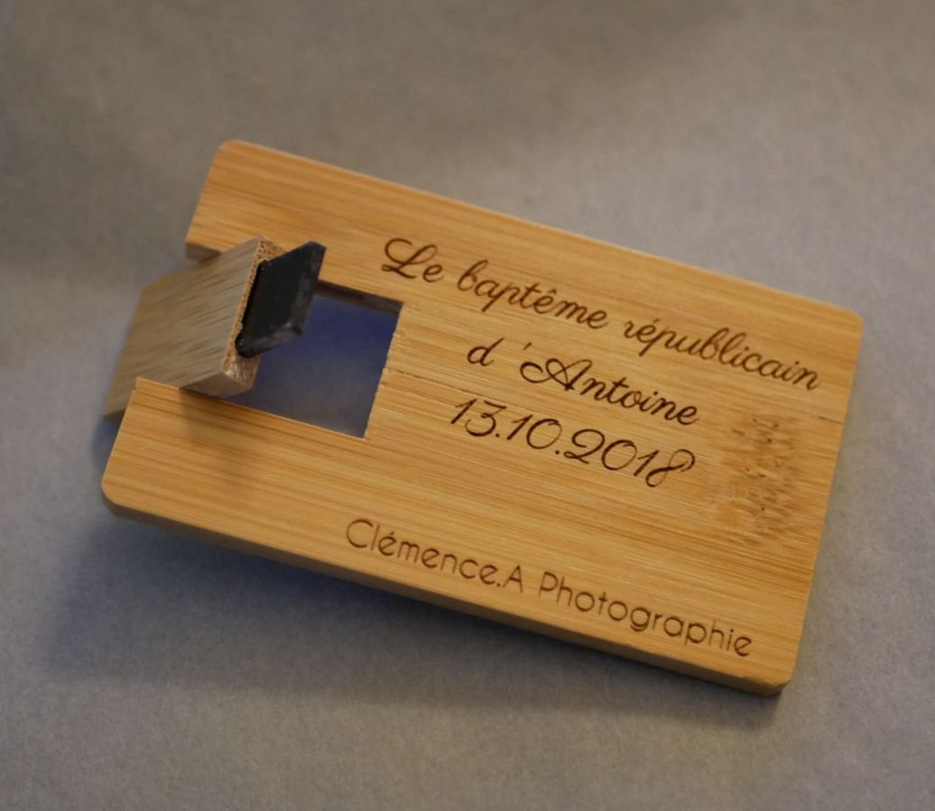 Chiave USB da 32 GB Scheda in legno di bambù carbonizzato da personalizzare con incisioni