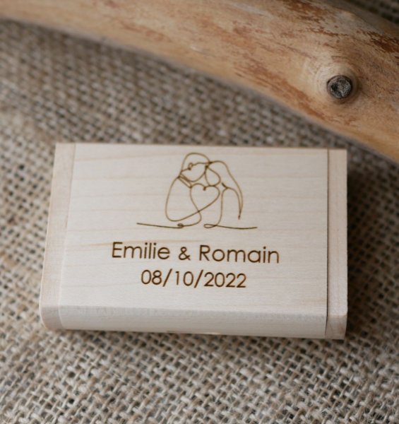 Chiavetta USB incisa da 32 GB 2.0 con custodia in legno d'acero