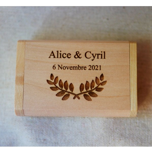 Chiavetta USB incisa da 32 GB 2.0 con custodia in legno d'acero