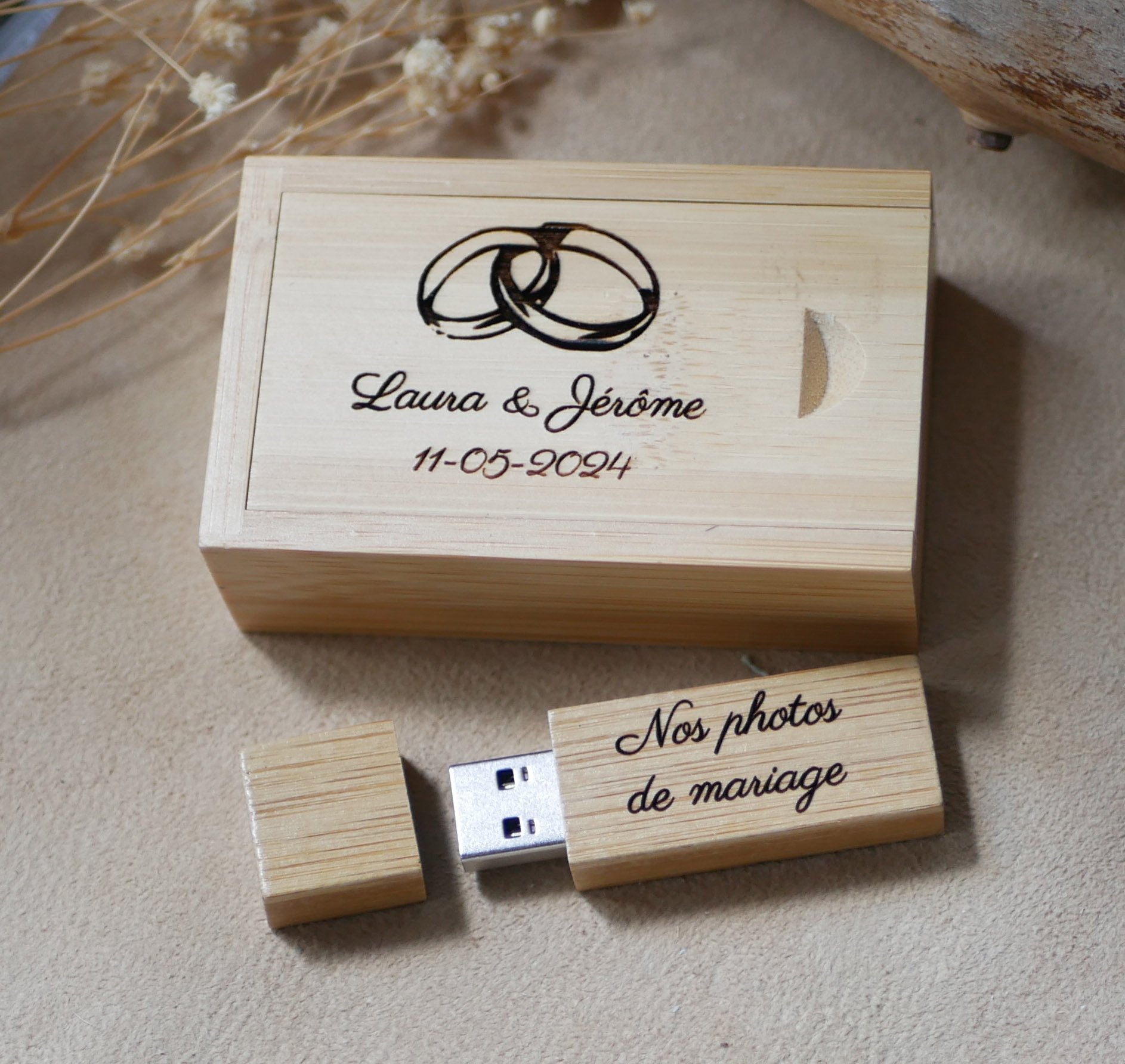Chiave USB 3.0 da 32 GB in una scatola di bamb&ugrave; da personalizzare con un'incisione 