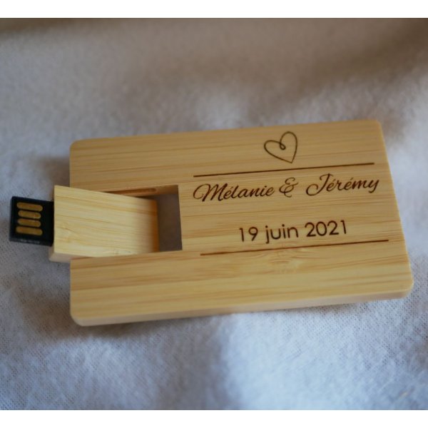 Chiave USB da 32 GB Scheda in legno di bamb&ugrave; da personalizzare con incisioni