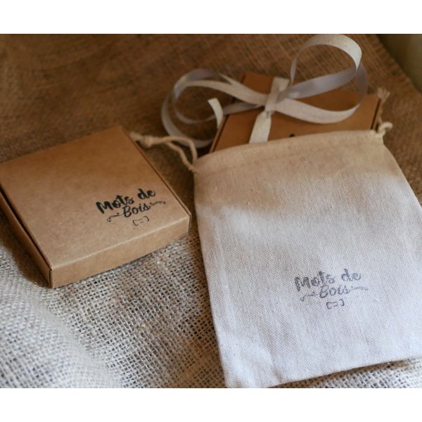 Chiavetta USB 2.0 in bamb&ugrave; da 32 GB con custodia personalizzata