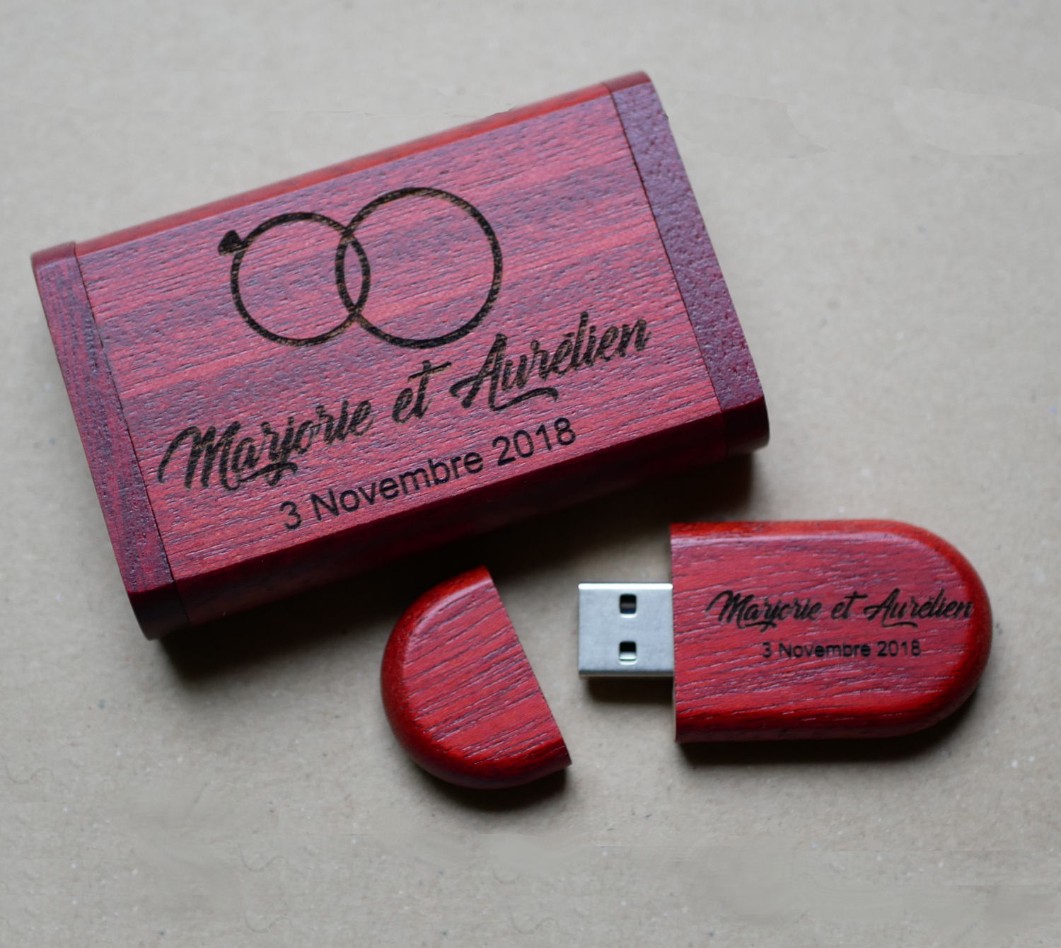 Chiavetta USB 32 GB 3.0 in legno rosso con scatola per incisioni