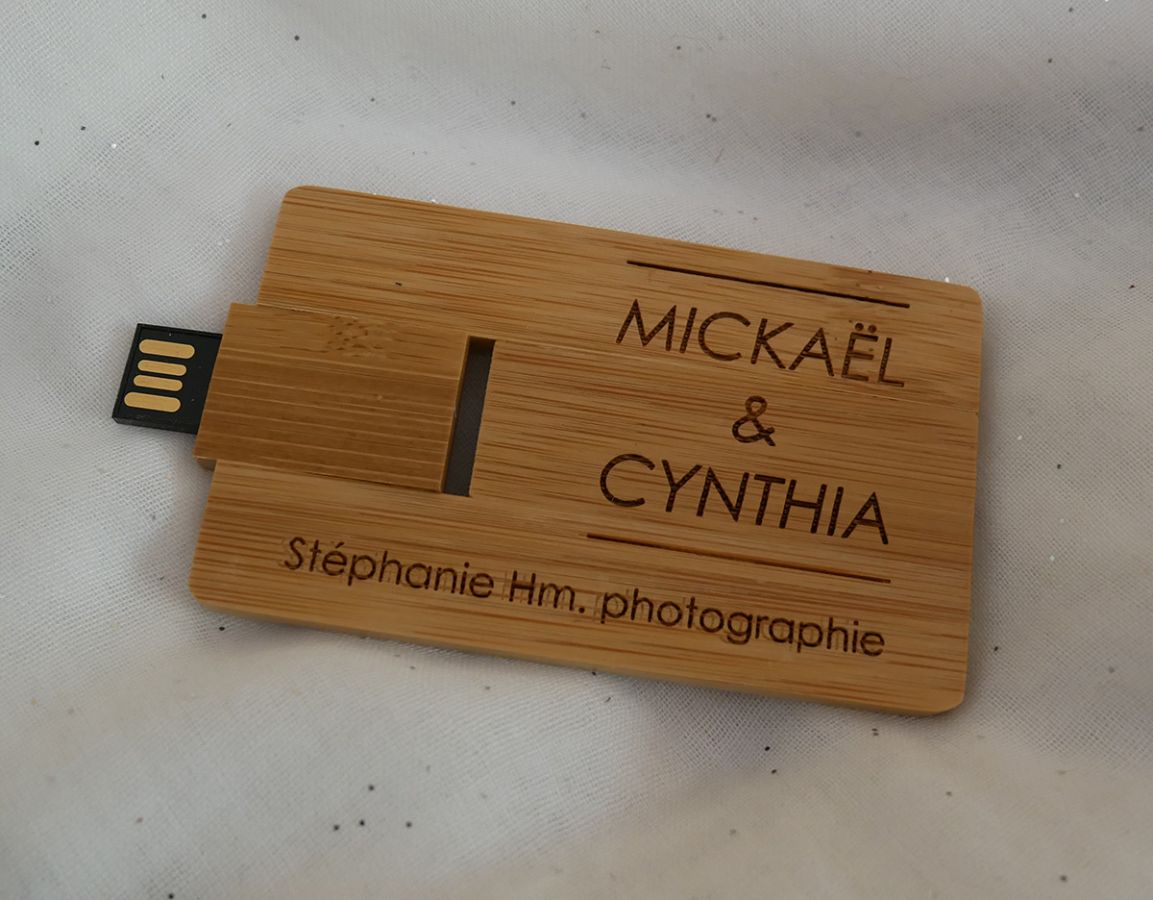 Chiave USB da 32 GB Scheda in legno di bambù carbonizzato da personalizzare con incisioni