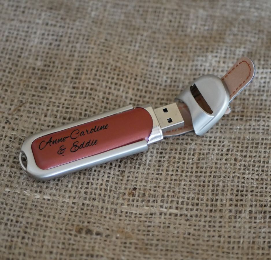 Chiave USB da 32 Gb con custodia in pelle marrone da personalizzare