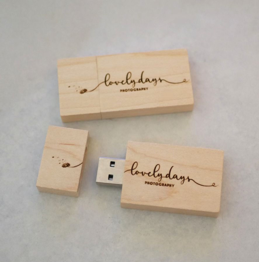 Chiave USB rettangolare in legno da 32 GB da personalizzare tramite incisione