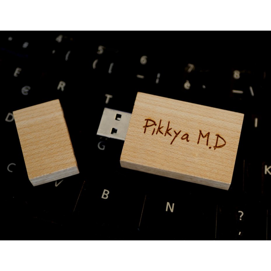 Chiave USB rettangolare in legno da 32 GB da personalizzare tramite incisione