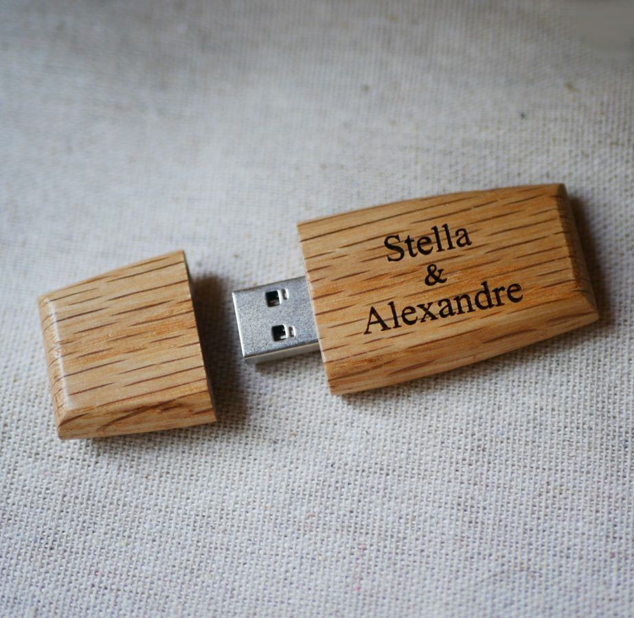 Chiave USB in legno da personalizzare con un'incisione