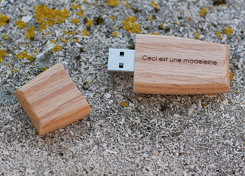 Chiave USB in legno da personalizzare con un'incisione