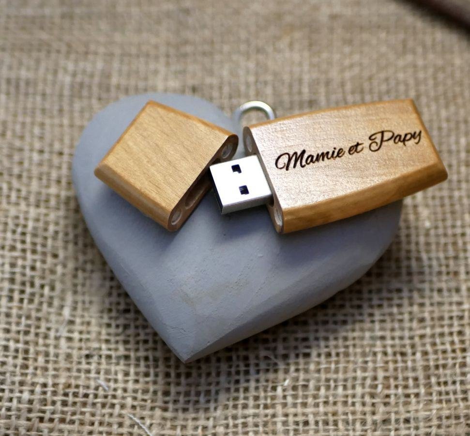 Chiave USB in legno da personalizzare con un'incisione