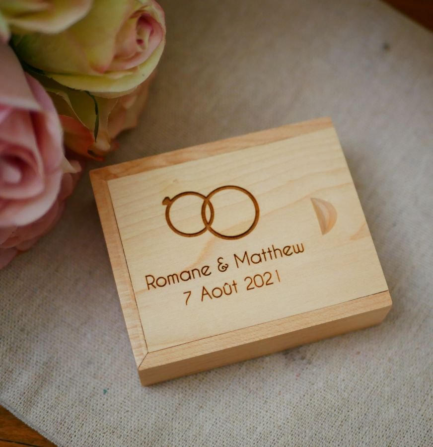 Chiavetta USB Heart da 32 GB in una confezione in legno chiaro