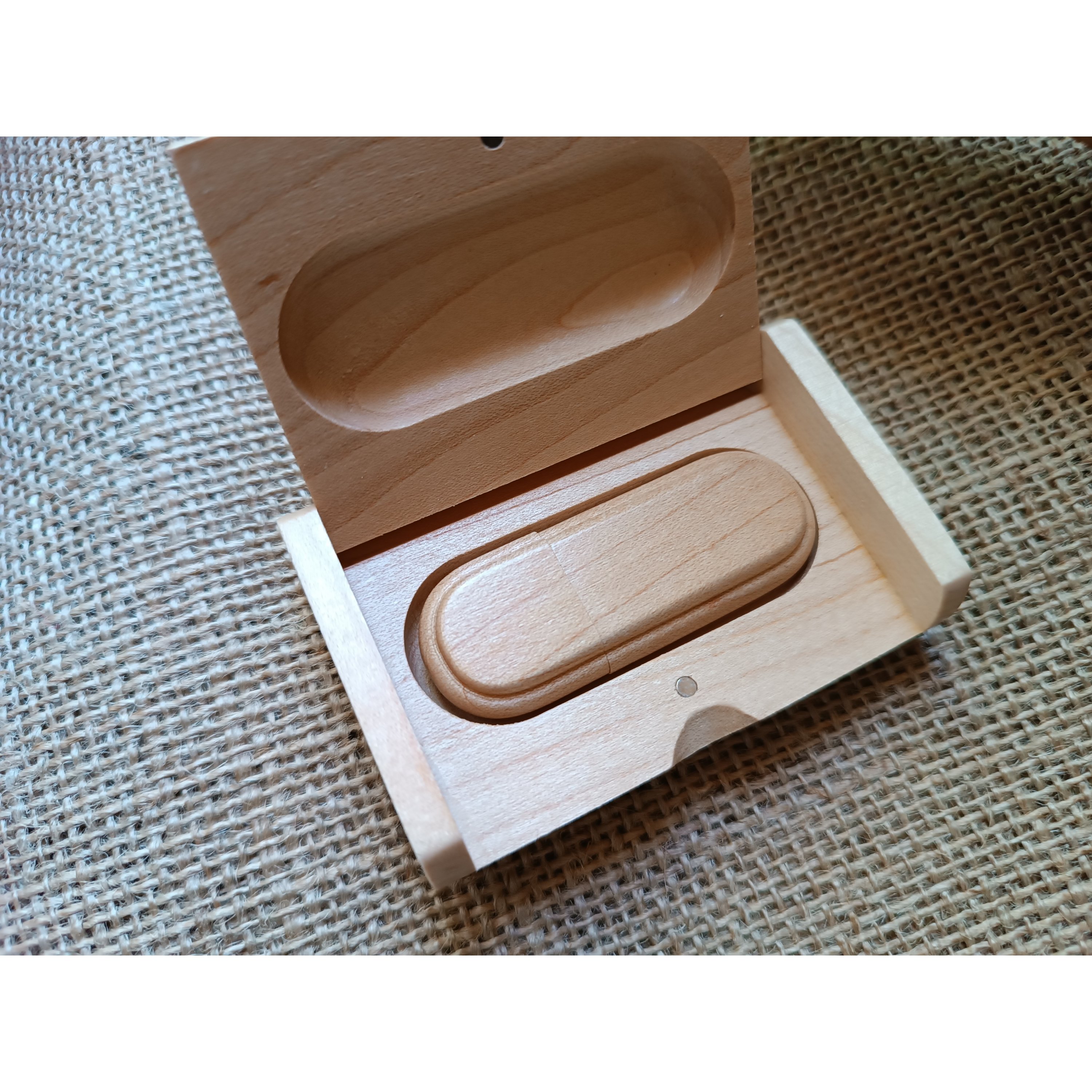 Chiavetta USB incisa da 32 GB 2.0 con custodia in legno d'acero