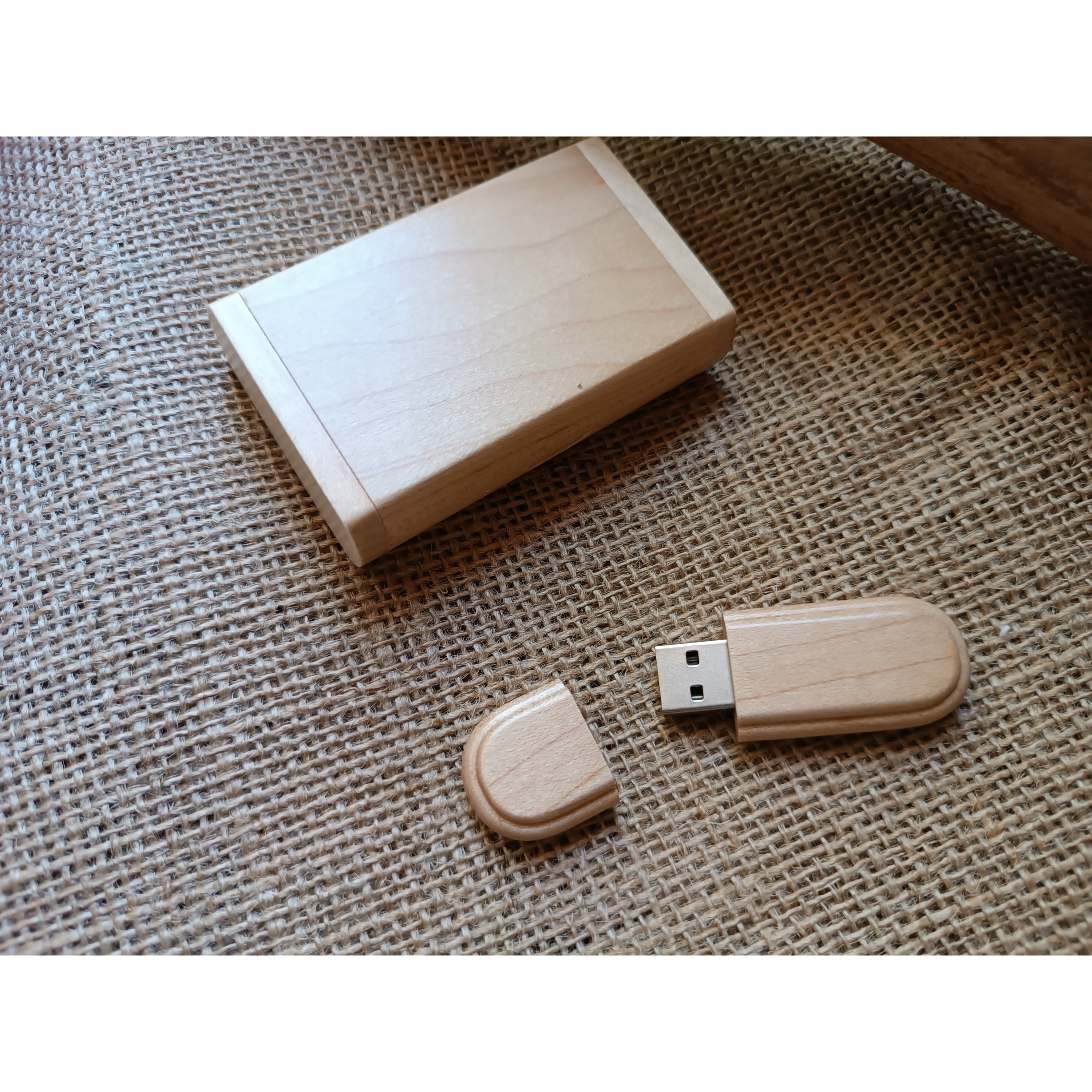 Chiavetta USB incisa da 32 GB 2.0 con custodia in legno d'acero