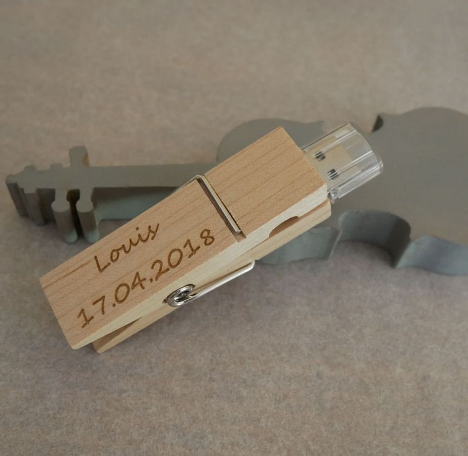 Chiave USB in legno incisa da personalizzare