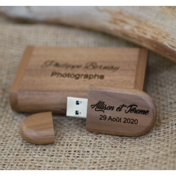 Chiavetta USB 3.0 in legno di noce e custodia, 32 GB, personalizzabile