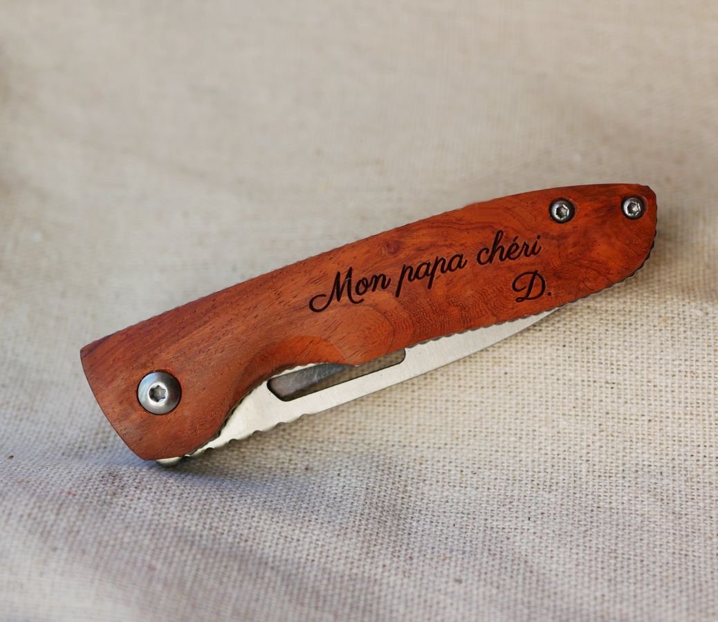 Coltello con manico in legno inciso da personalizzare