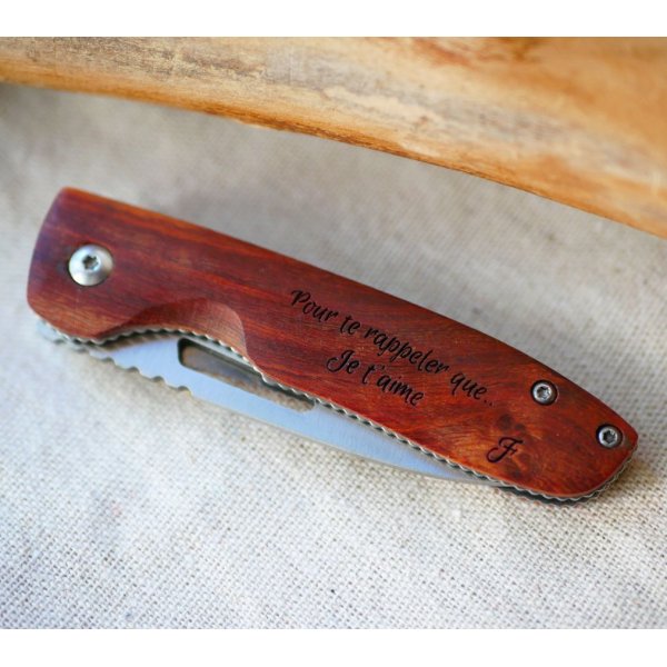 Coltello con manico in legno inciso da personalizzare