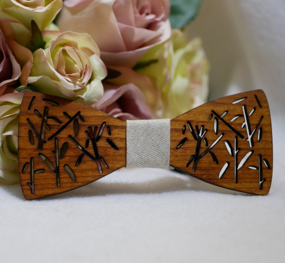 Papillon francese in legno con decorazione in bambù 