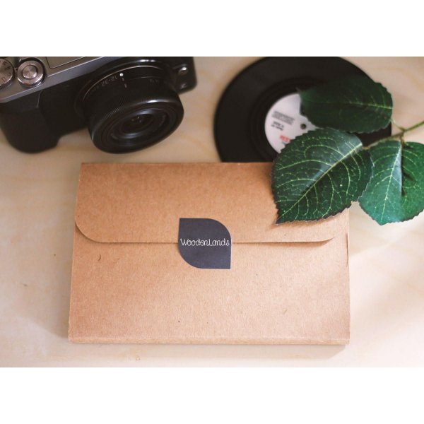 Papillon francese in legno traforato 