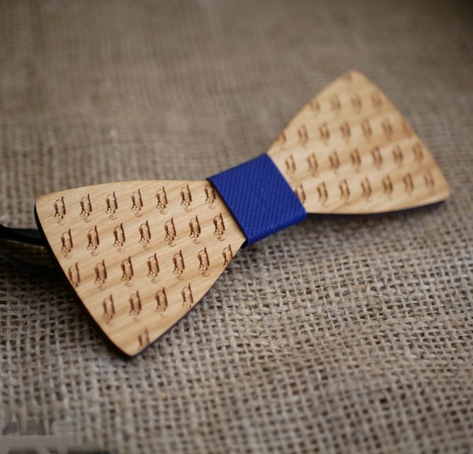 Papillon in legno con mini disegno inciso da personalizzare realizzato in Francia