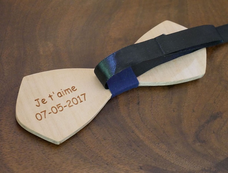 Noeud papillon en bois Palissandre et Merisier naturels &agrave; personnaliser