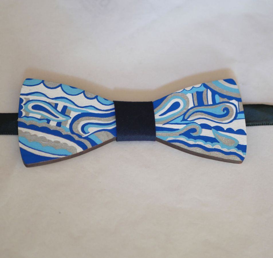 Papillon hippie chic in legno dipinto d'argento blu, una creazione unica fatta a mano