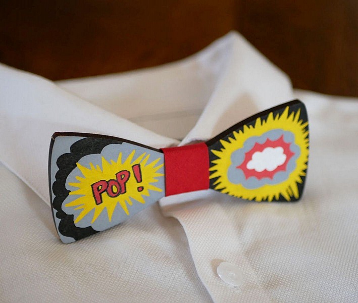 Papillon in legno dipinto Pop Art