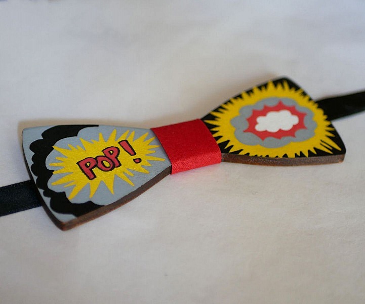 Papillon in legno dipinto Pop Art