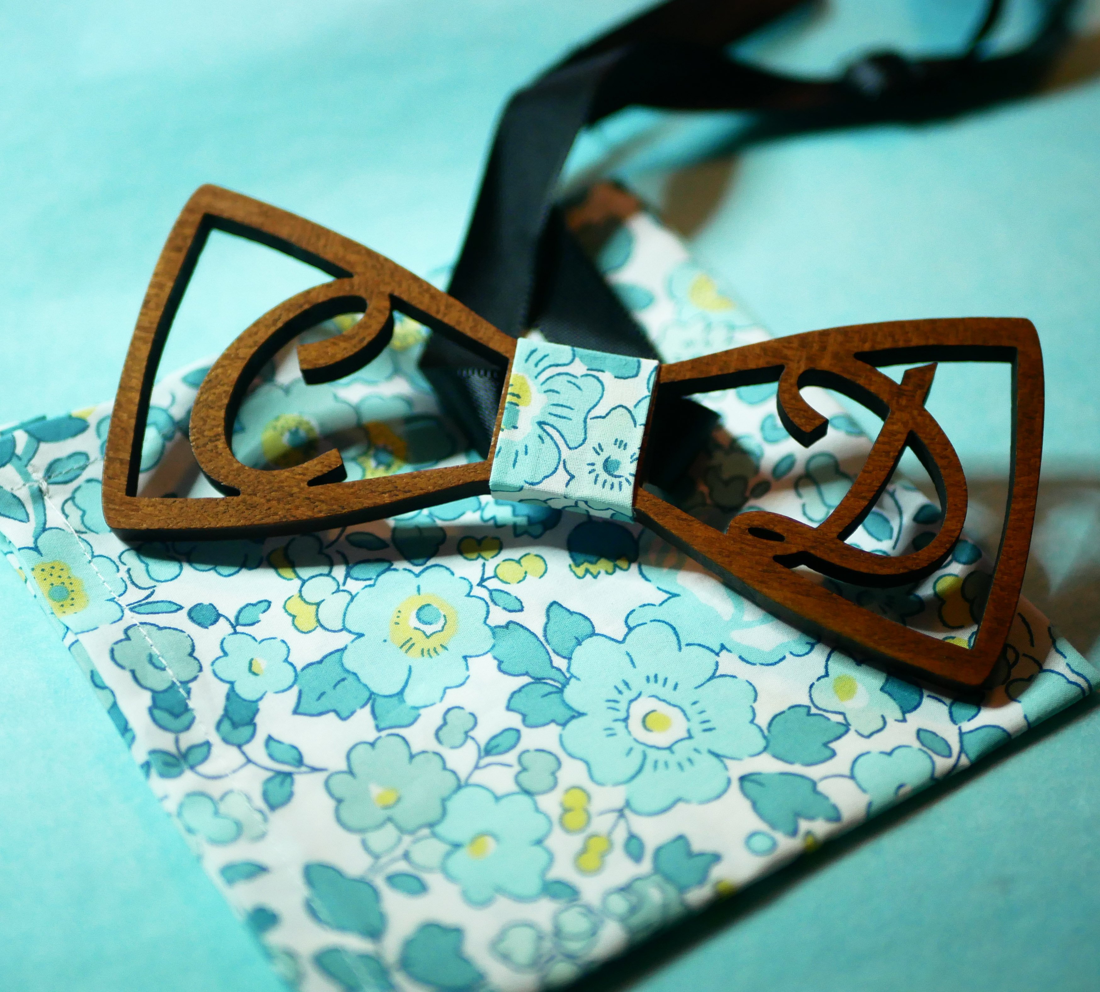 Papillon in legno personalizzato con 2 iniziali