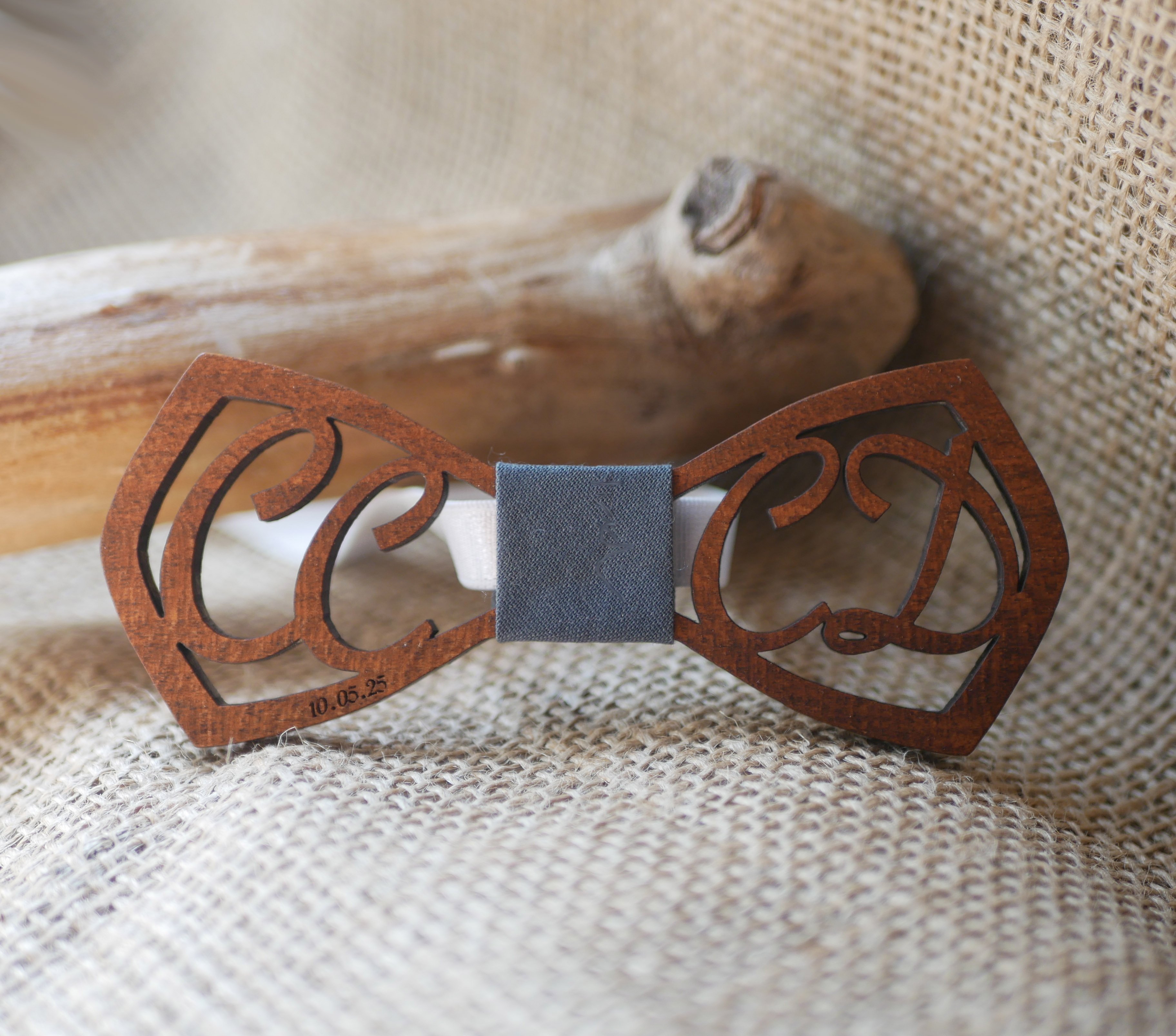 Papillon in legno Le Rabl&eacute; con doppie iniziali personalizzate