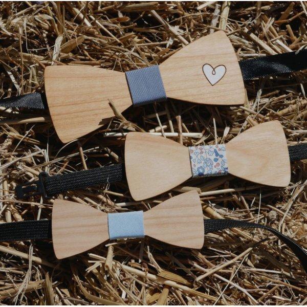 Papillon per bambini in legno chiaro da personalizzare realizzato in Francia