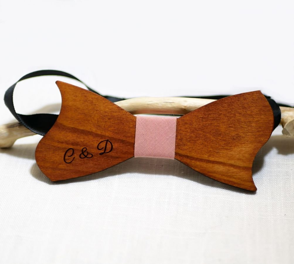 Papillon asimmetrico in legno di ciliegio da personalizzare Made in France