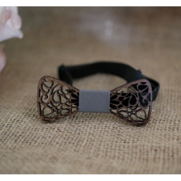 Mini papillon in legno con curve eleganti