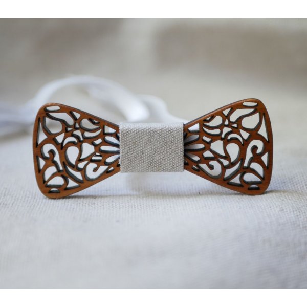 Mini papillon in legno con curve eleganti