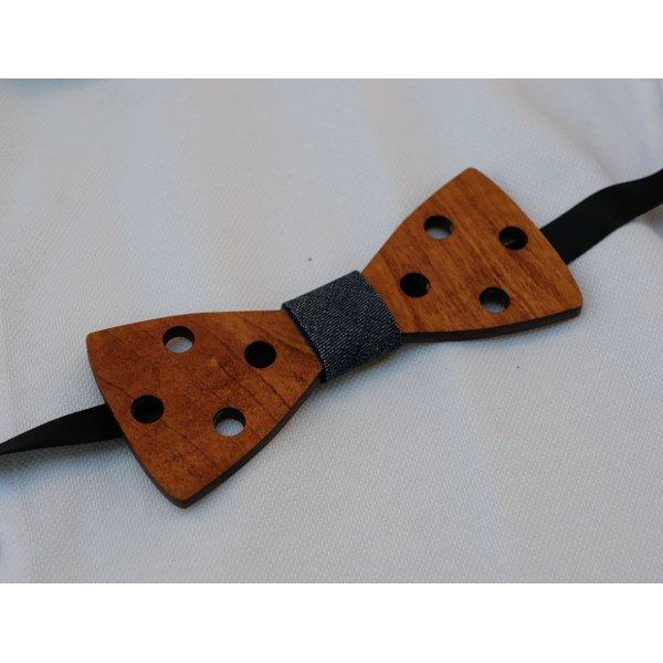 Papillon in legno tinto inciso con fori da personalizzare