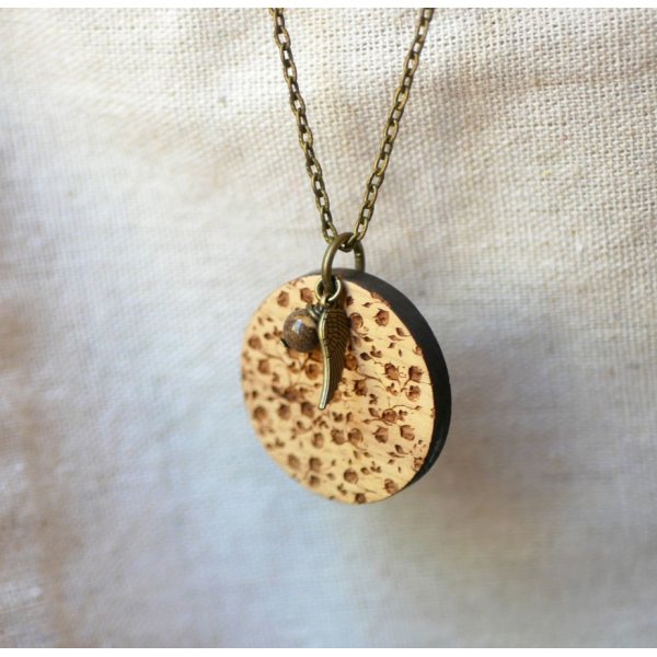 Ciondolo in legno inciso con ciondoli da personalizzare