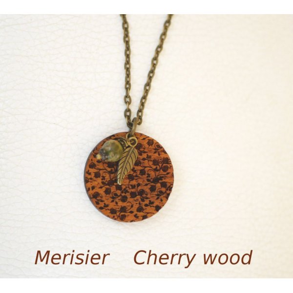 Ciondolo in legno inciso con ciondoli da personalizzare