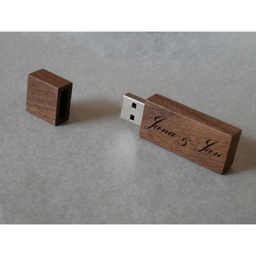 Piccola chiave USB in legno di noce inciso da personalizzare