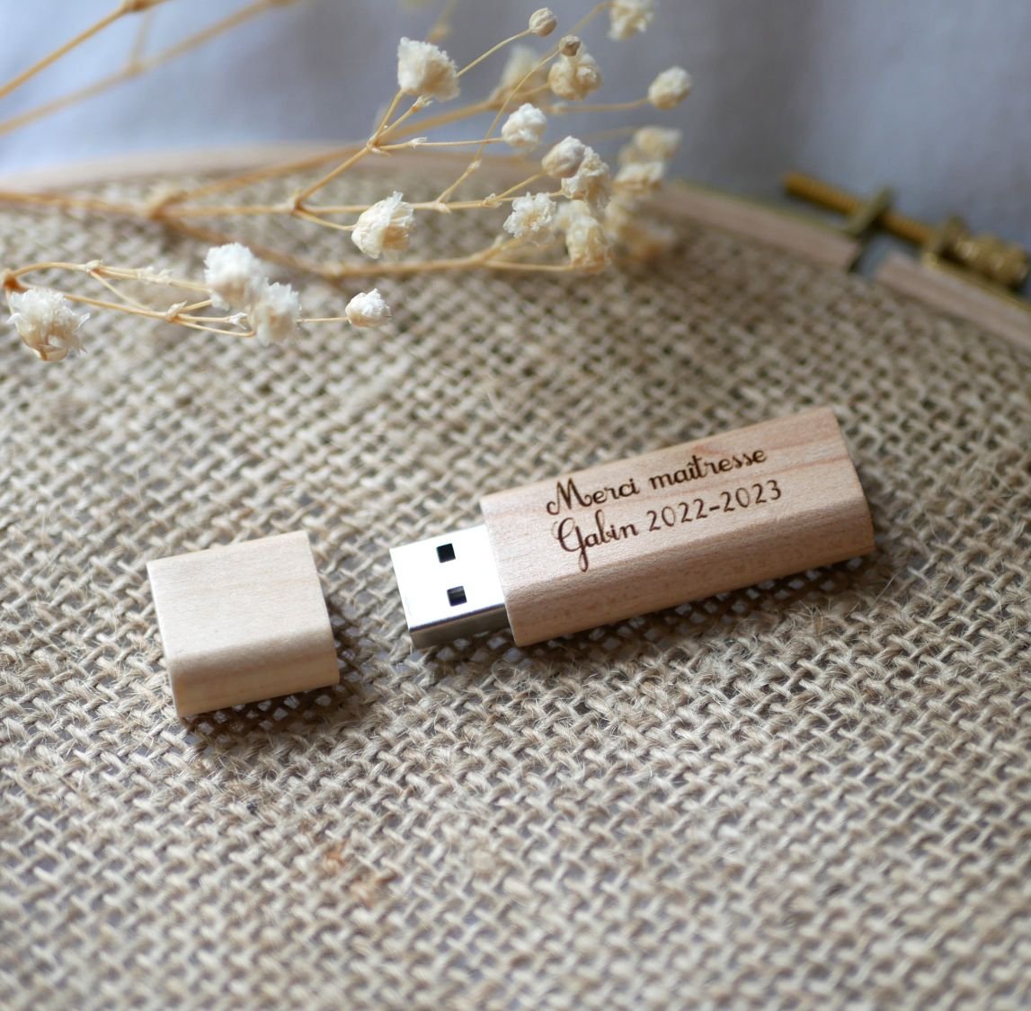 Piccola chiave USB in legno incisa da personalizzare