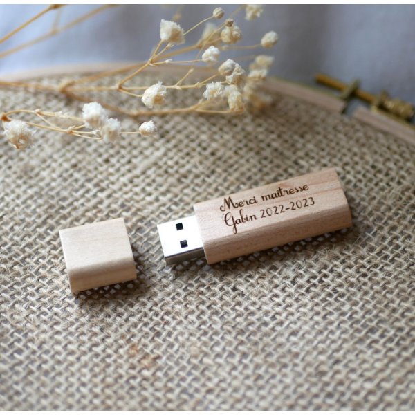 Piccola chiave USB in legno incisa da personalizzare