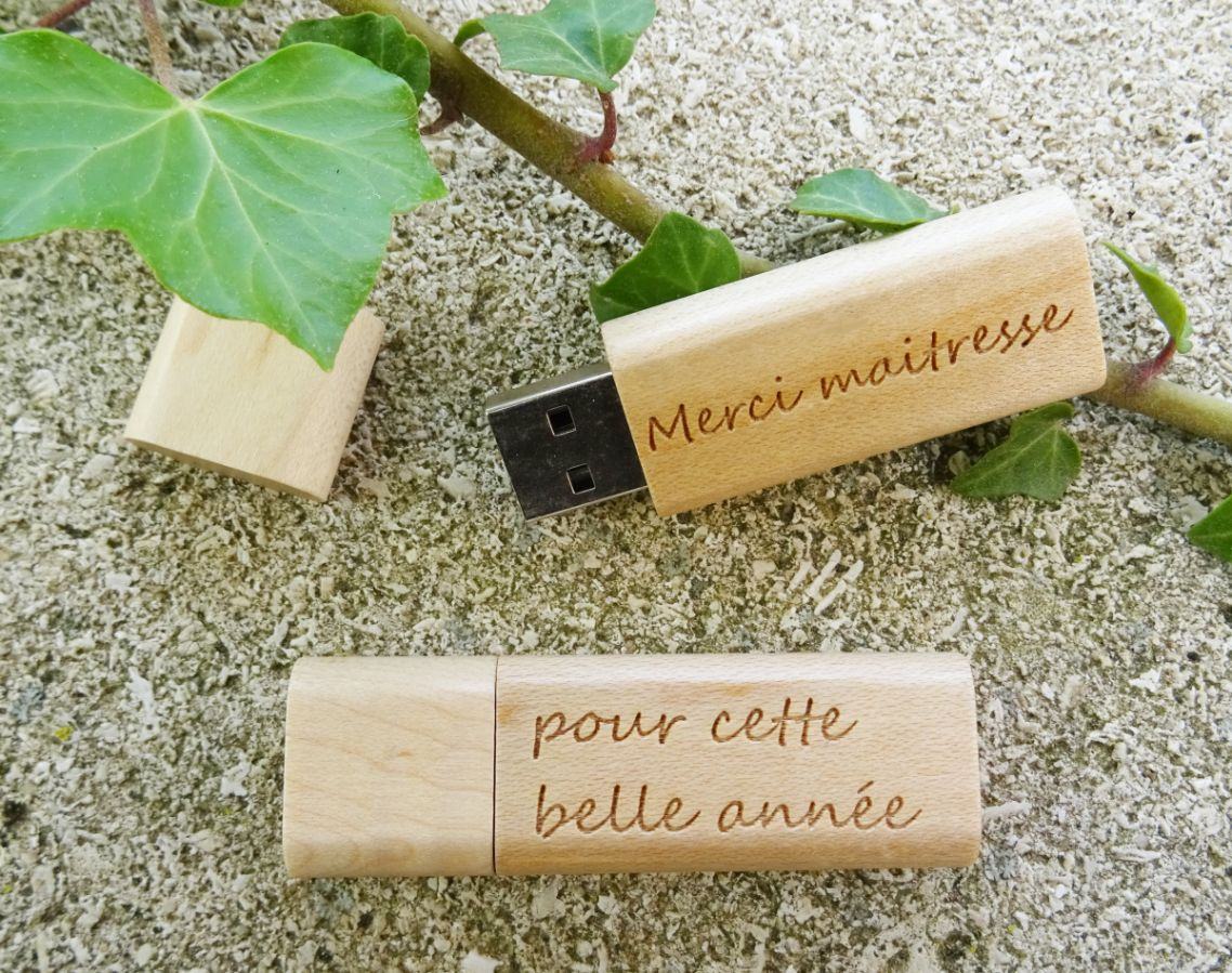 Piccola chiave USB in legno incisa da personalizzare